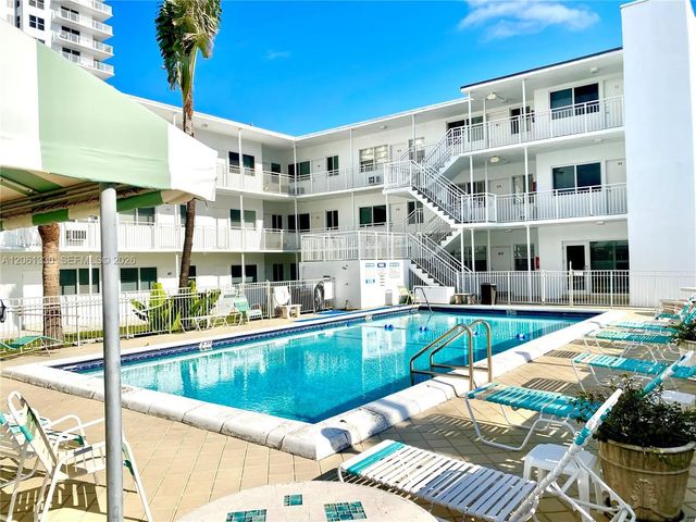 1504 S Surf Road #65, Hollywood