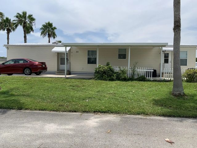 2 of 27 - 28 Se Flamenco Way, Port St. Lucie, FL
