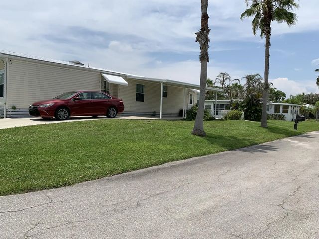 3 of 27 - 28 Se Flamenco Way, Port St. Lucie, FL