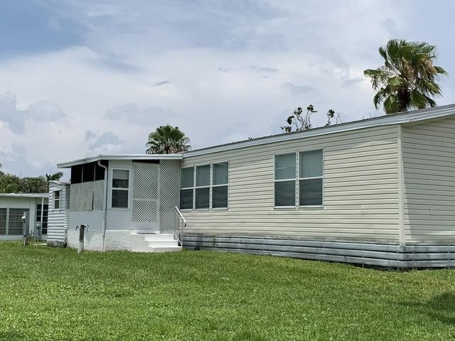 4 of 27 - 28 Se Flamenco Way, Port St. Lucie, FL