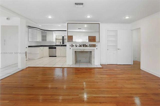 4 of 40 - 706 S 19th Avenue, Hollywood, FL