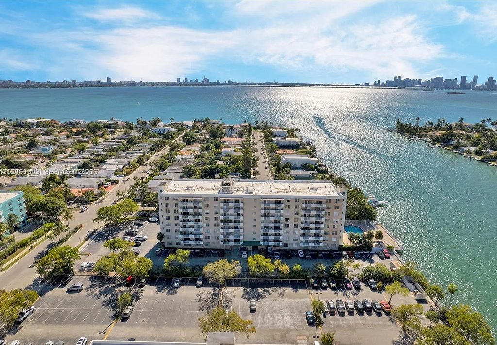 1455 N Treasure Drive #ph-h, North Bay Village