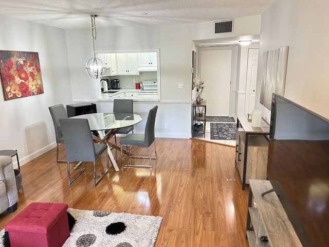 4 of 35 - 5640 Sw 3rd Place #208, Margate, FL