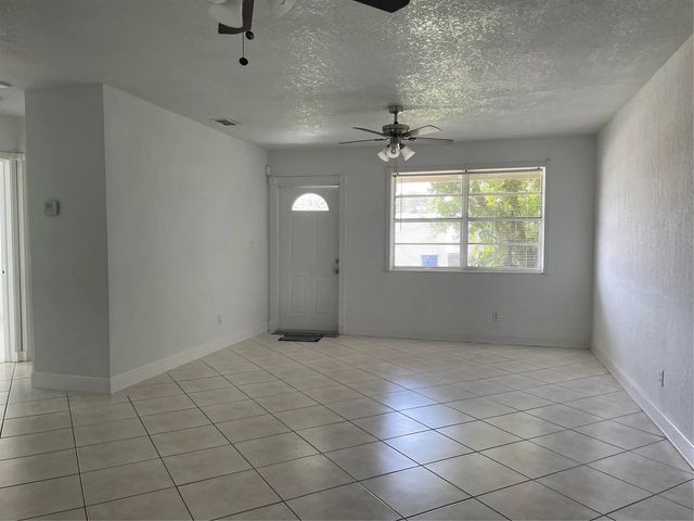 5 of 60 - 6902 Sw 15th Street, North Lauderdale, FL