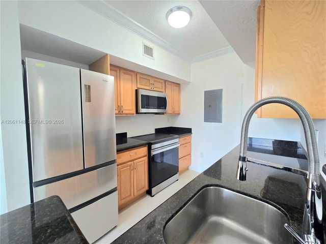 5 of 26 - 11600 Sw 2nd Street #18104, Pembroke Pines, FL