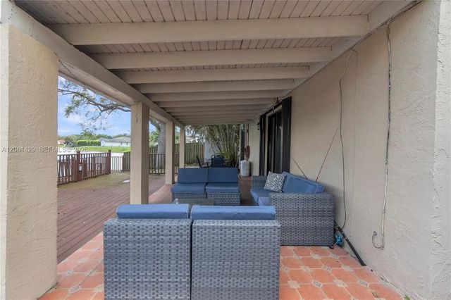 5 of 46 - 2905 Begonia Way, Cooper City, FL