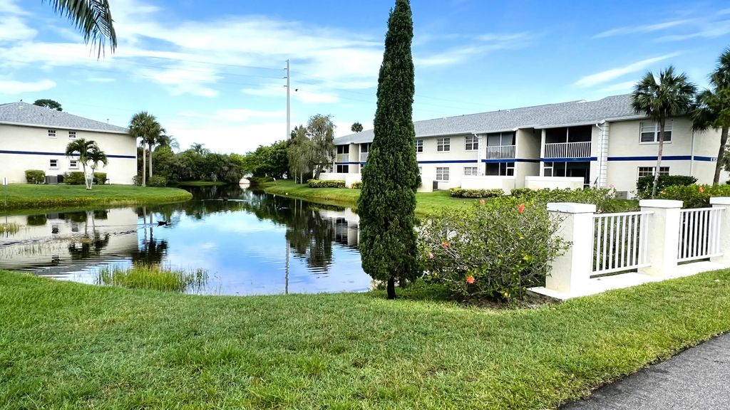 1532 Se Royal Green Cir O-201, Port St. Lucie