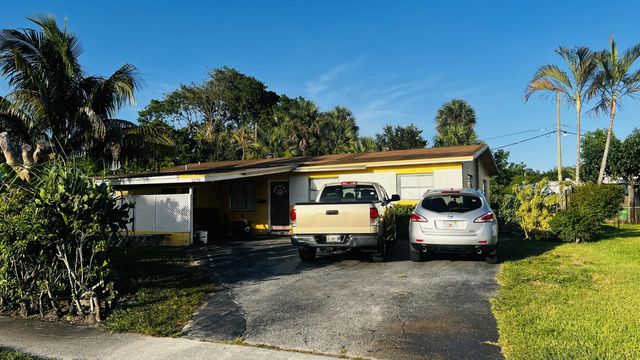 2 of 7 - 1270 Nw 54th Avenue, Lauderhill, FL