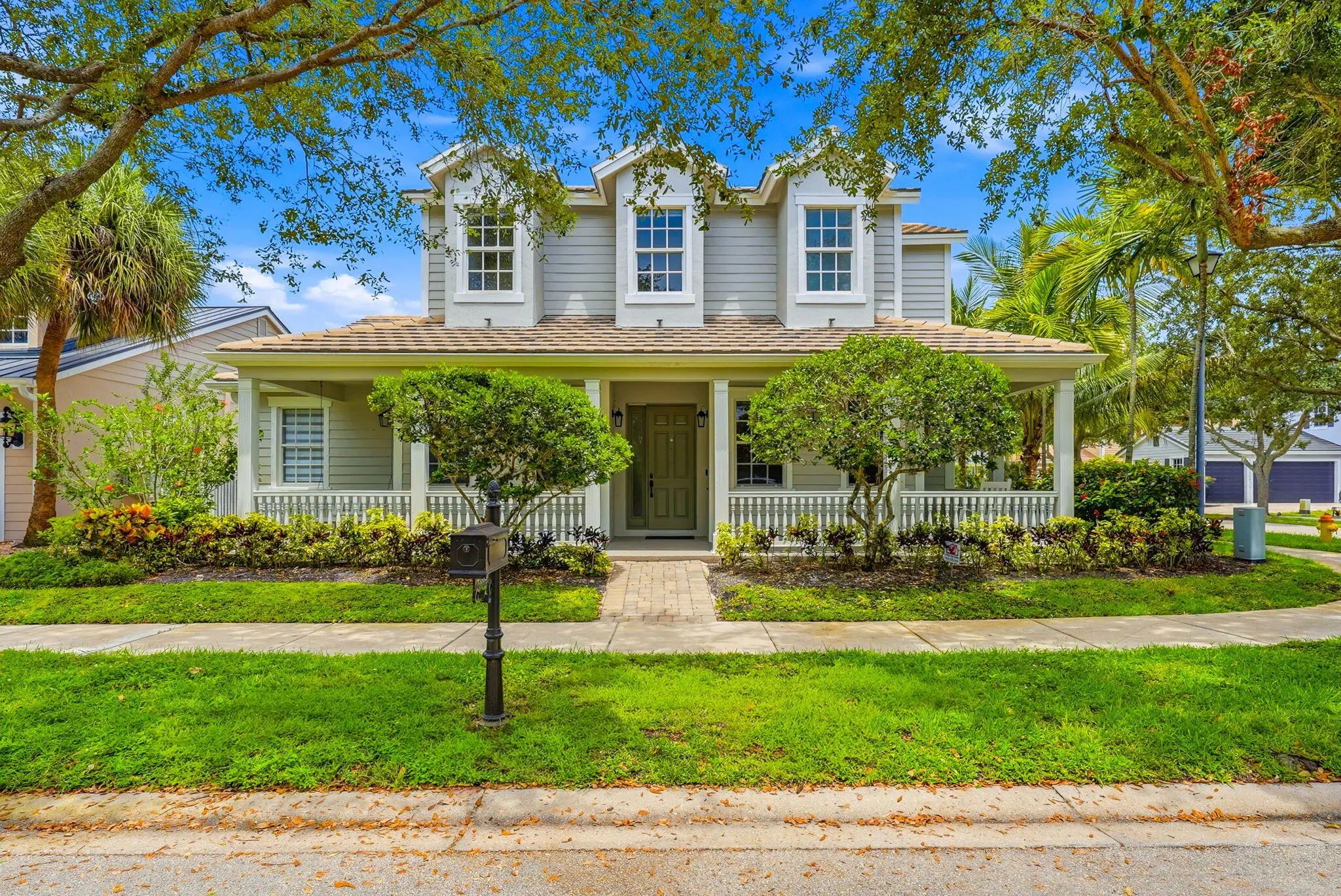 4762 Village Way, Davie