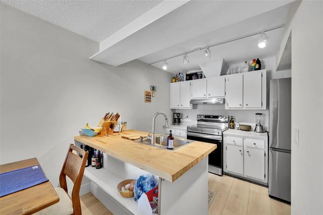 3 of 27 - 670 Kensington Place #5b, Wilton Manors, FL