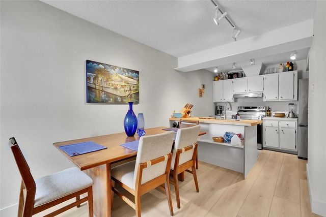 4 of 27 - 670 Kensington Place #5b, Wilton Manors, FL