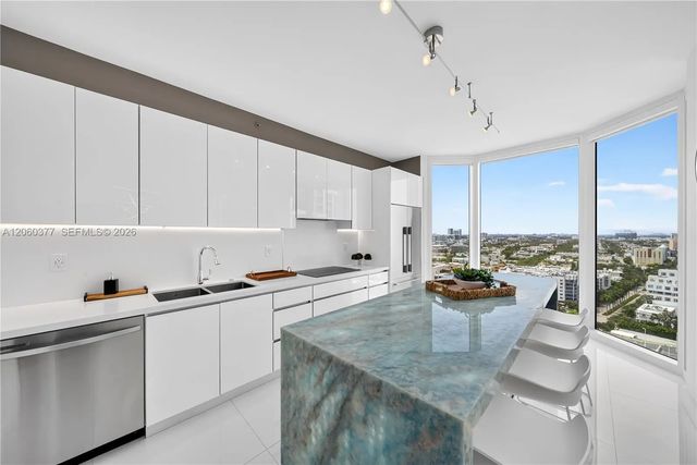 5 of 53 - 300 S Pointe Drive #2104, Miami Beach, FL