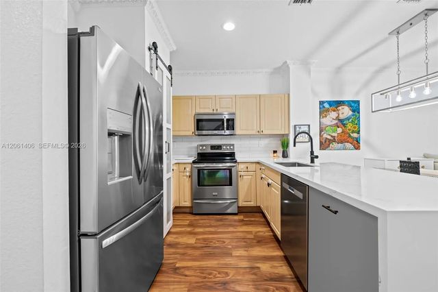 3 of 27 - 5577 Monte Carlo Place, Margate, FL