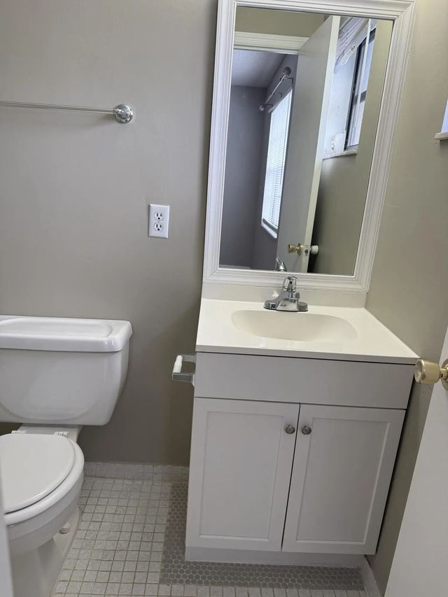 5 of 8 - 1409 Lake Avenue #6, Lake Worth Beach, FL