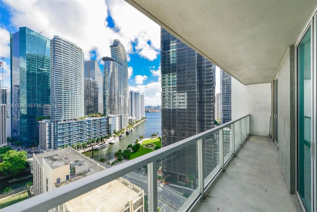 500 Brickell Avenue #2407, Miami