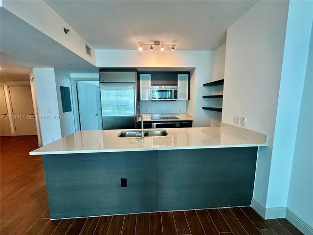 4 of 28 - 500 Brickell Avenue #2407, Miami, FL