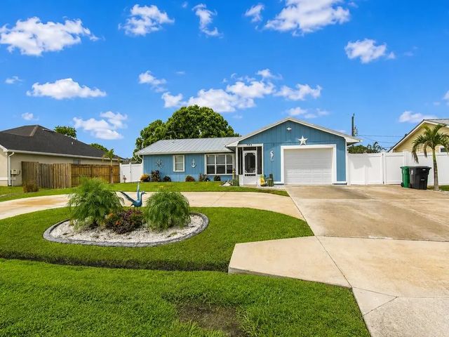 261 Se Wallace Terrace, Port St. Lucie