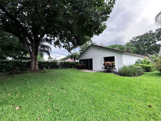 4 of 22 - 2560 Calamondin Circle, Coconut Creek, FL