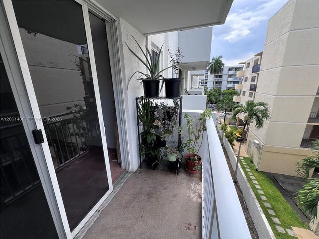 2 of 37 - 1665 Bay Road #416, Miami Beach, FL