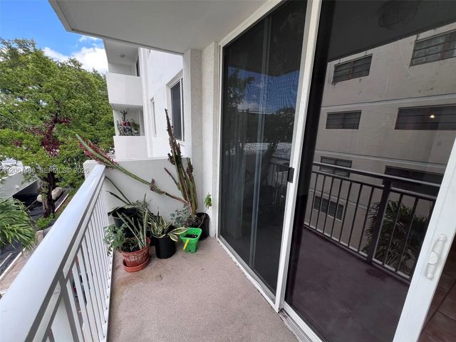 3 of 37 - 1665 Bay Road #416, Miami Beach, FL