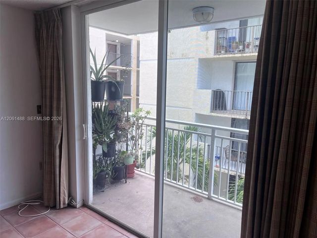 4 of 37 - 1665 Bay Road #416, Miami Beach, FL
