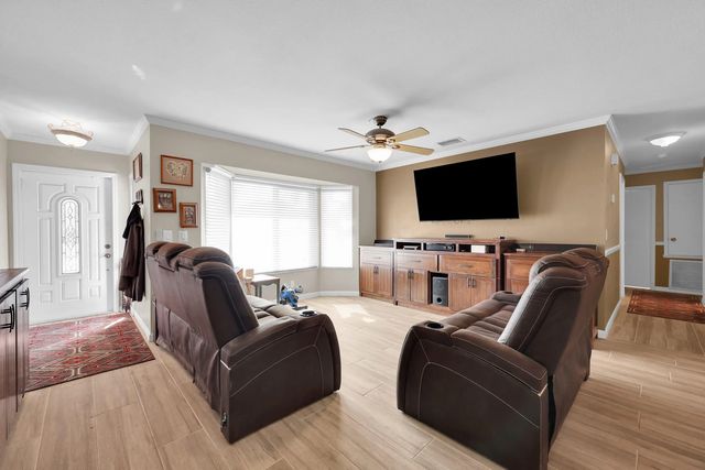 4 of 31 - 2060 Se Rainier Road, Port St. Lucie, FL