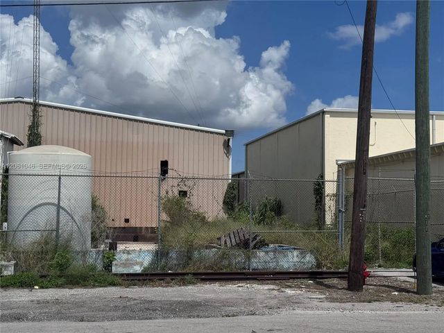 3 of 8 - 909 Nw 13th Street, Belle Glade, FL