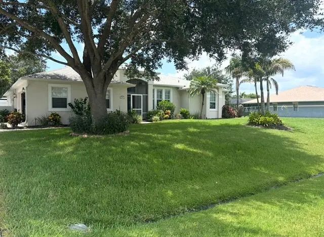 2062 Se Harding Street, Port St. Lucie