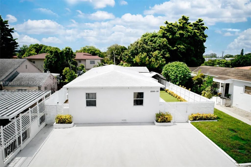 2550-2552 Sw 10 Street, Miami