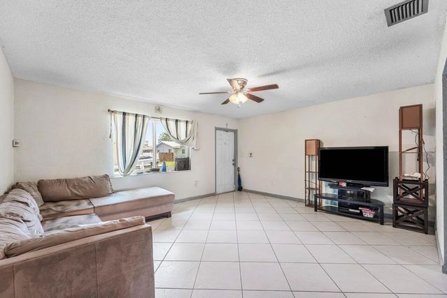 5 of 23 - 2011 Sw 99th Terrace, Miramar, FL