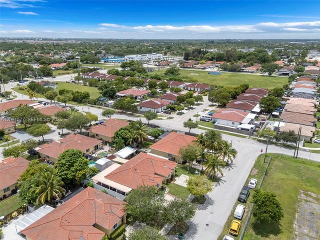 4 of 36 - 12260 Sw 214th Street #2, Miami, FL