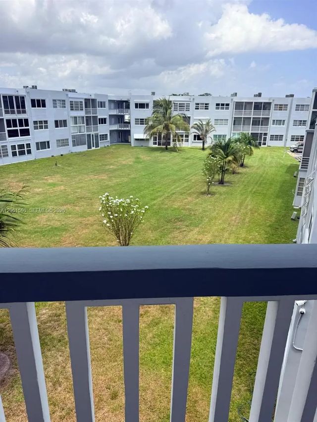 3 of 14 - 2200 Park Lane #311, Hollywood, FL
