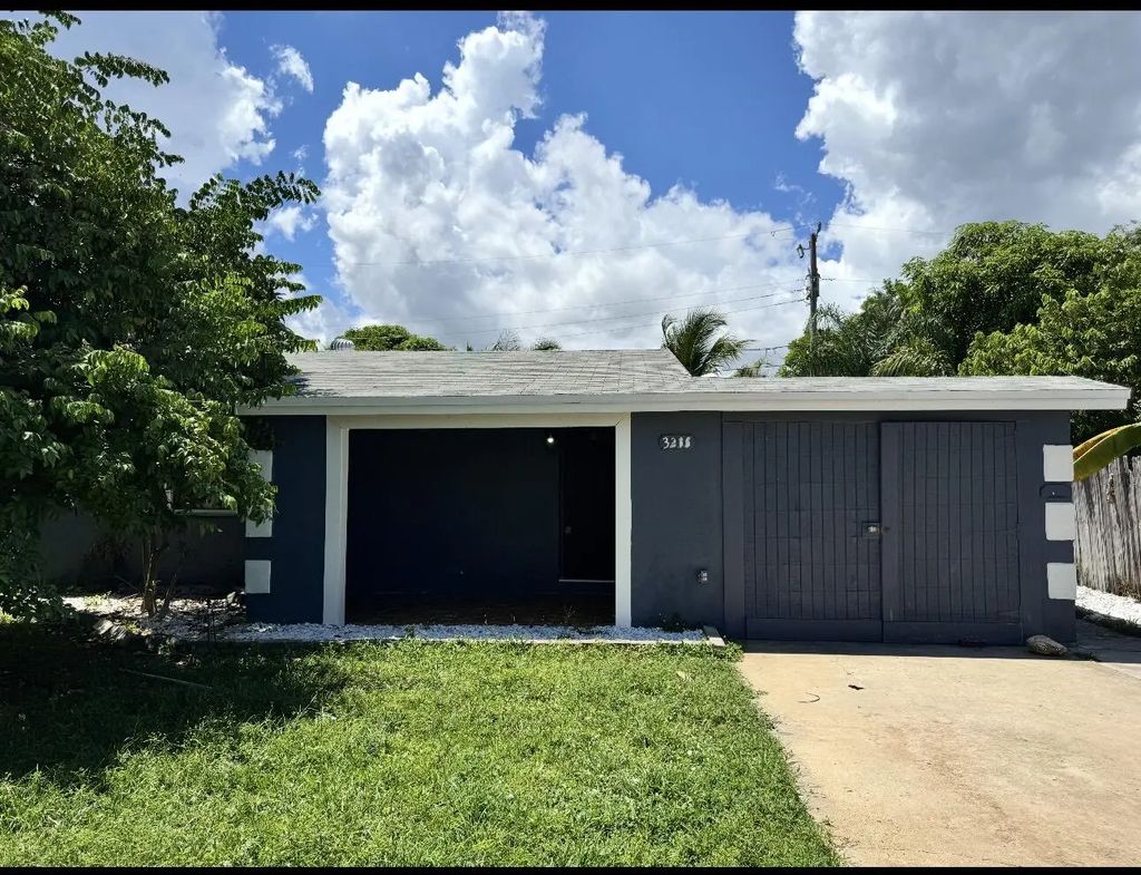 3235 Ocean Parkway, Boynton Beach
