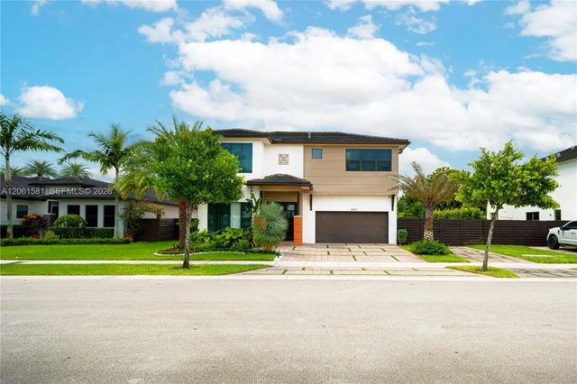 8995 Nw 161st Terrace, Miami Lakes