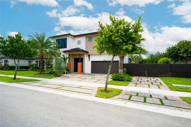 2 of 49 - 8995 Nw 161st Terrace, Miami Lakes, FL