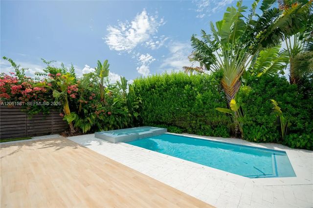 3 of 49 - 8995 Nw 161st Terrace, Miami Lakes, FL