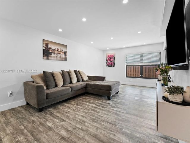 2 of 43 - 501 Nw 98th Court #501, Miami, FL