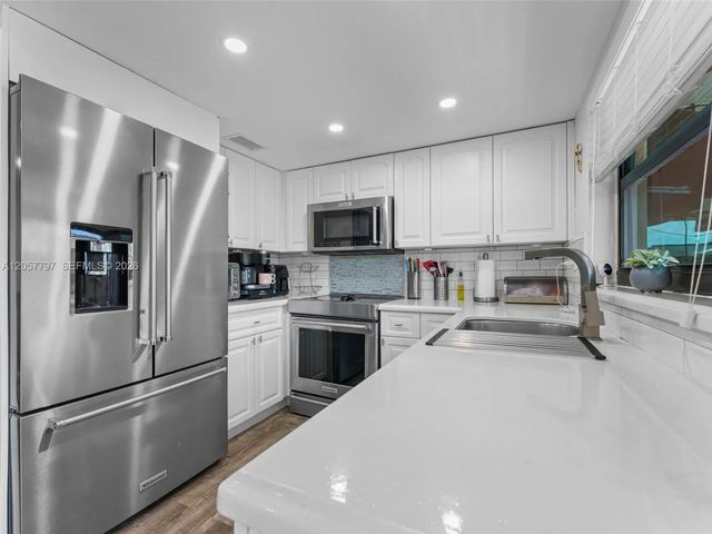 4 of 43 - 501 Nw 98th Court #501, Miami, FL