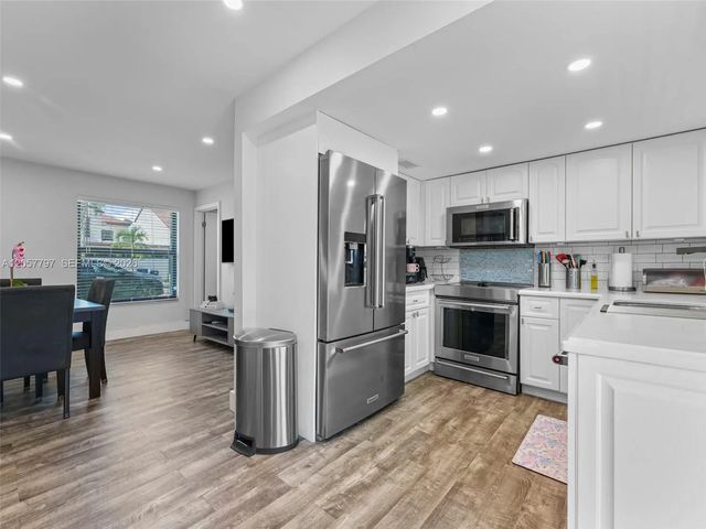 5 of 43 - 501 Nw 98th Court #501, Miami, FL