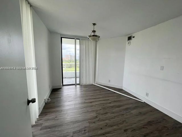 3 of 20 - 3300 Ne 192nd Street #906, Aventura, FL