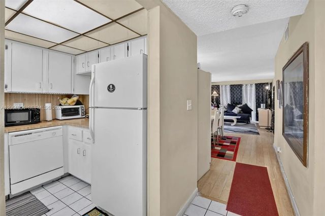 5 of 14 - 3531 Inverrary Drive #101, Lauderhill, FL
