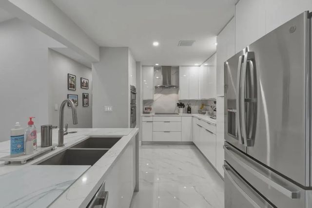 3 of 21 - 11120 Nw 27th Place, Sunrise, FL