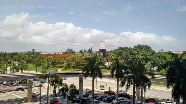 4 of 25 - 50 Biscayne Boulevard #508, Miami, FL