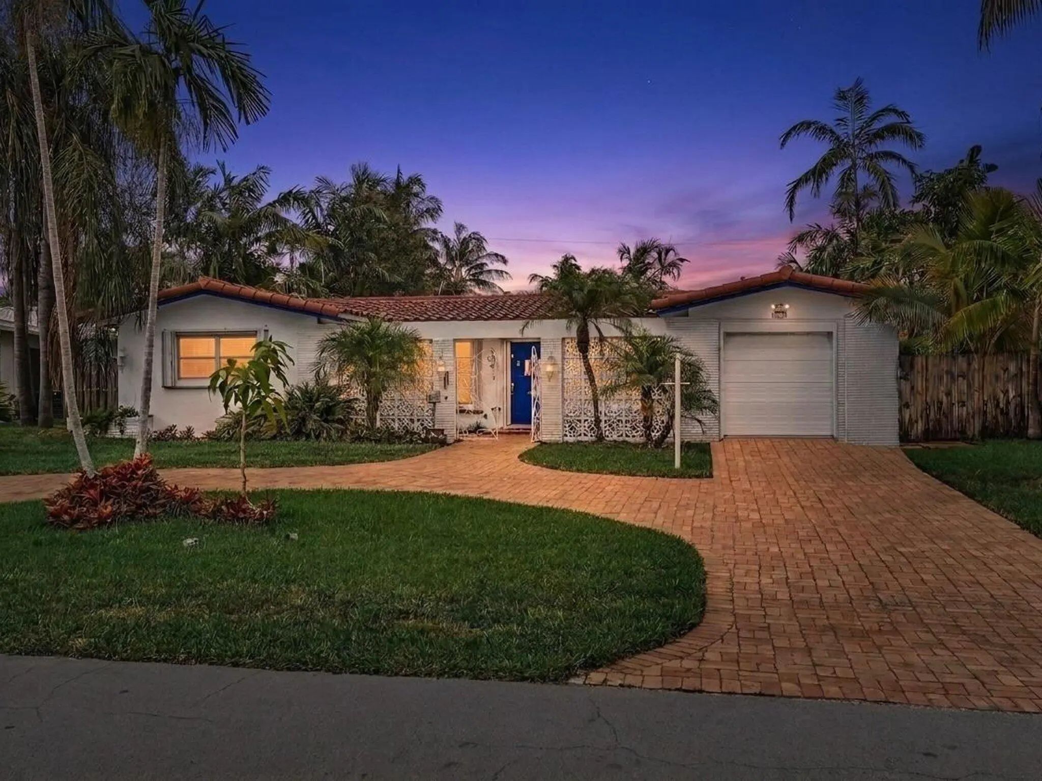 2121 Ne 52nd Street, Fort Lauderdale