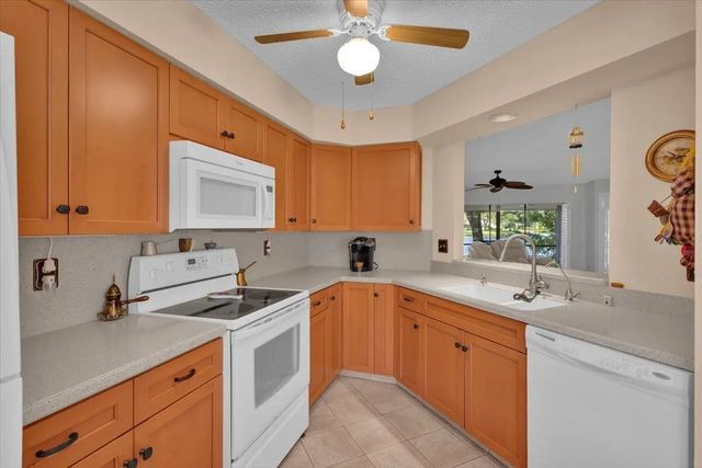 5 of 72 - 6050 Se Martinique Drive #102, Stuart, FL