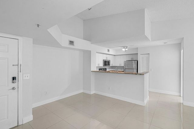 3 of 48 - 131 Yacht Club Way #307, Hypoluxo, FL