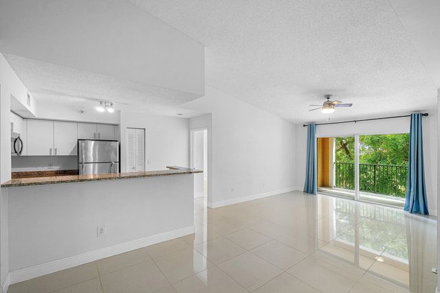 4 of 48 - 131 Yacht Club Way #307, Hypoluxo, FL