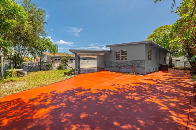1777 N 17th Court, Hollywood
