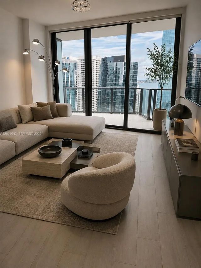 3 of 13 - 1300 S Miami Avenue #2704, Miami, FL