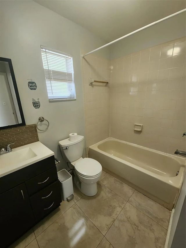 4 of 17 - 13955 Langley Place, Davie, FL